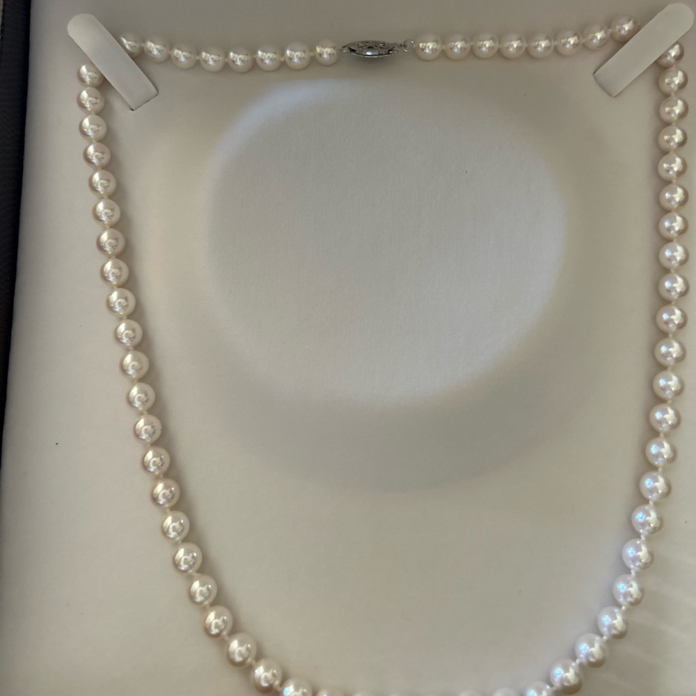 Elegant White Pearl Necklace